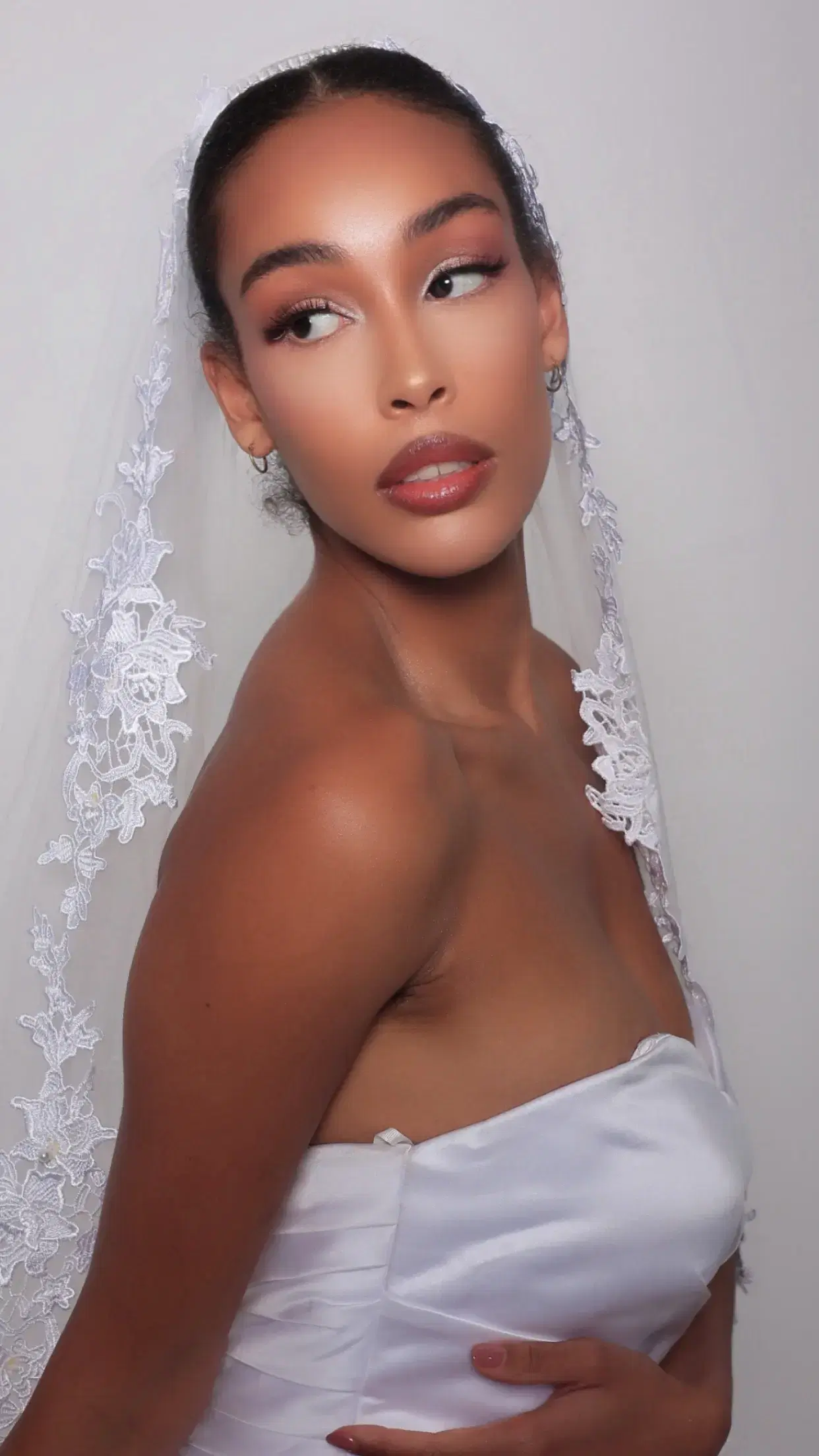 Coiffure et maquillage d’une mariée